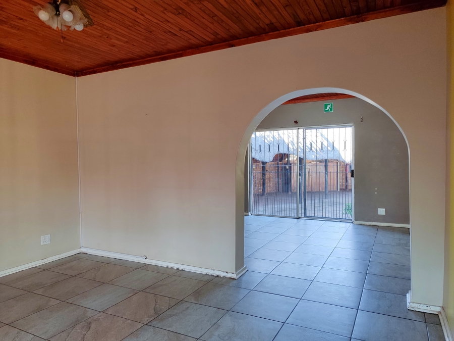 4 Bedroom Property for Sale in Flamwood North West